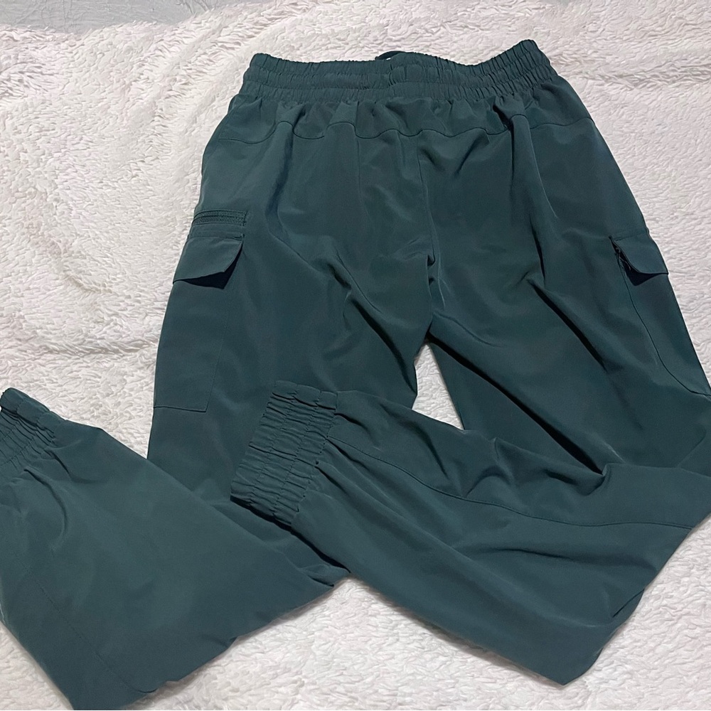 All in Motion Forest Green Cargo Pants size 10/12
